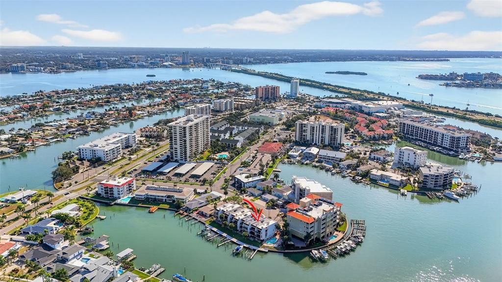 En Venta: $925,000 (3 camas, 3 baños, 1930 Pies cuadrados)