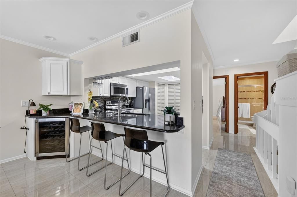 En Venta: $925,000 (3 camas, 3 baños, 1930 Pies cuadrados)