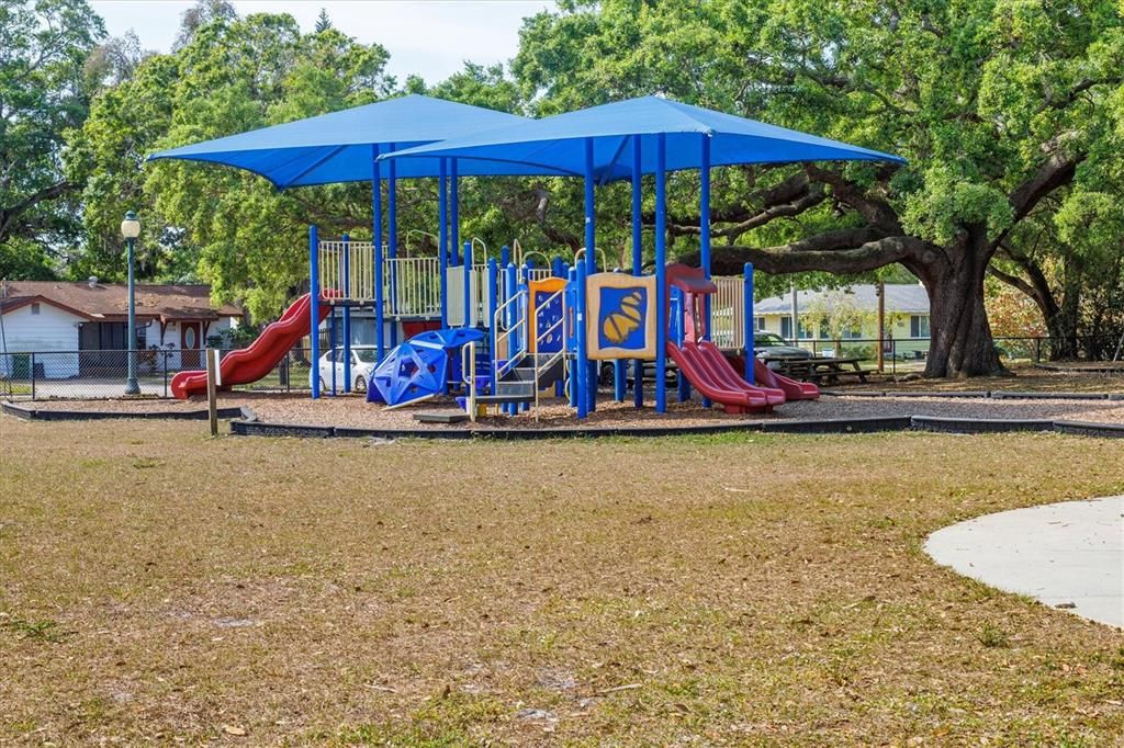 Active With Contract: $709,000 (3 beds, 3 baths, 1859 Square Feet)