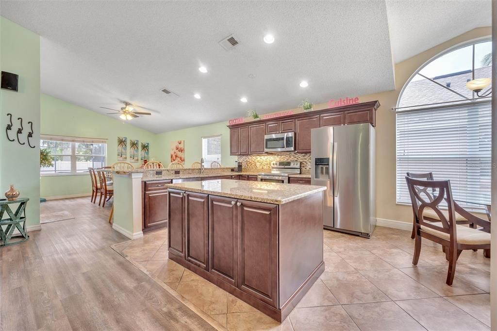 For Sale: $475,000 (3 beds, 2 baths, 1695 Square Feet)