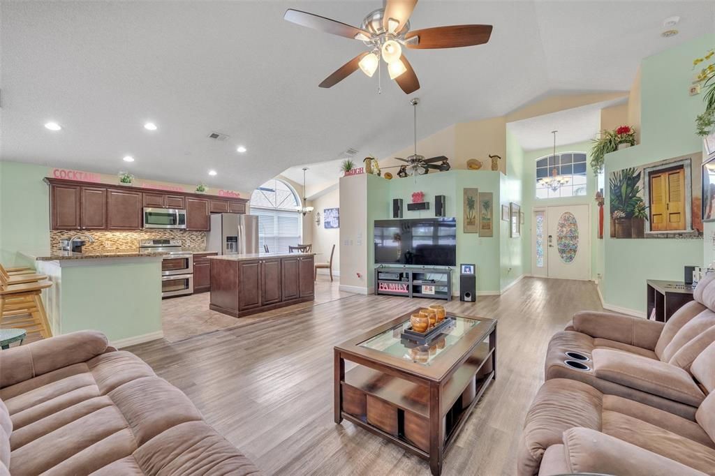 For Sale: $475,000 (3 beds, 2 baths, 1695 Square Feet)