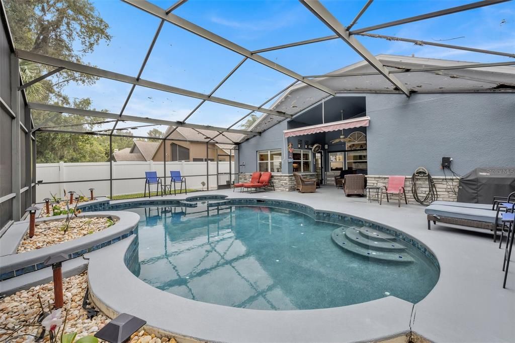 For Sale: $475,000 (3 beds, 2 baths, 1695 Square Feet)