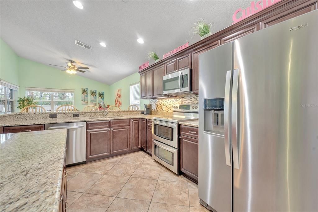 For Sale: $475,000 (3 beds, 2 baths, 1695 Square Feet)