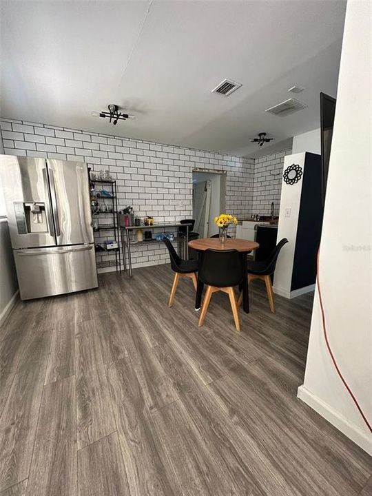 En Venta: $440,000 (3 camas, 2 baños, 1064 Pies cuadrados)