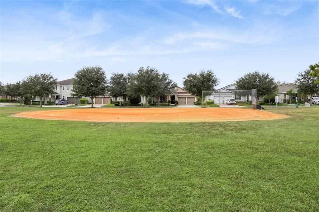 For Sale: $595,000 (4 beds, 2 baths, 2516 Square Feet)