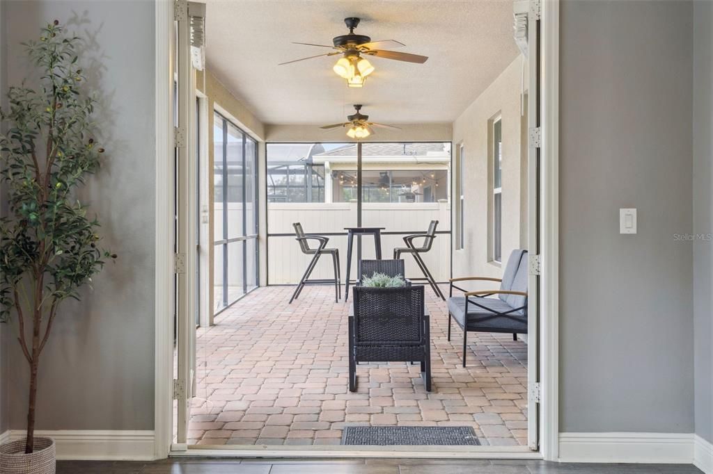 For Sale: $595,000 (4 beds, 2 baths, 2516 Square Feet)