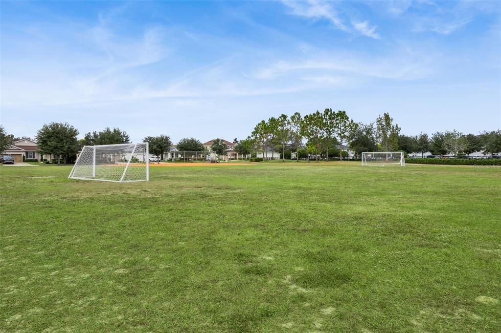 For Sale: $595,000 (4 beds, 2 baths, 2516 Square Feet)