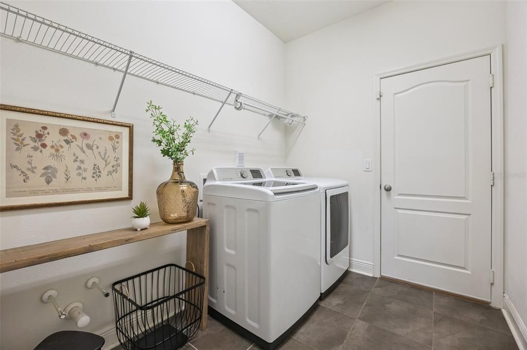 For Sale: $595,000 (4 beds, 2 baths, 2516 Square Feet)