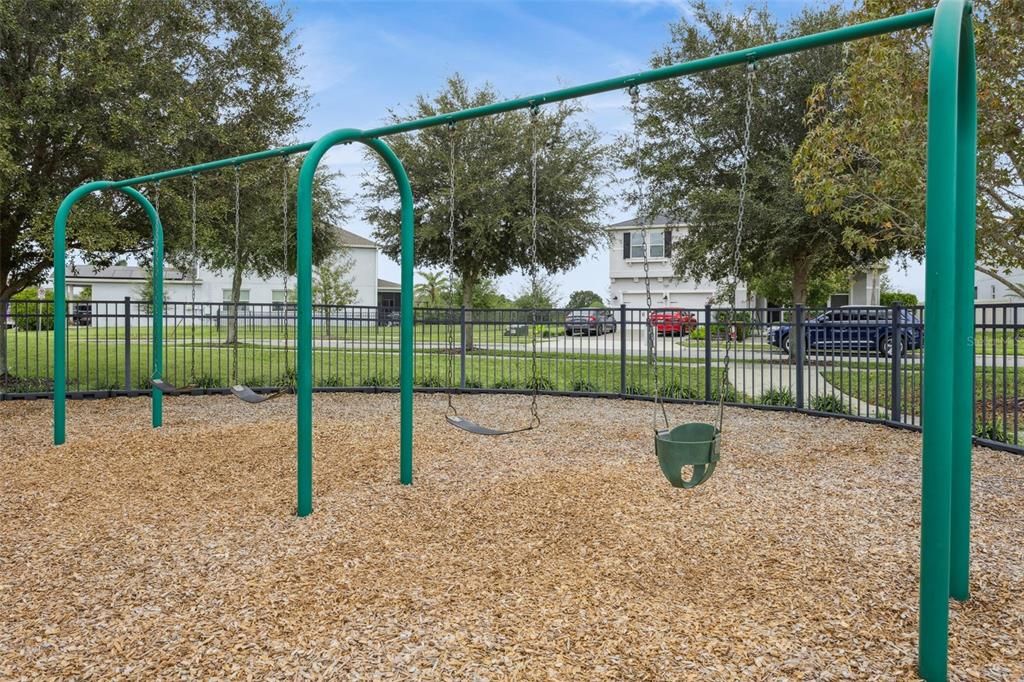 For Sale: $595,000 (4 beds, 2 baths, 2516 Square Feet)