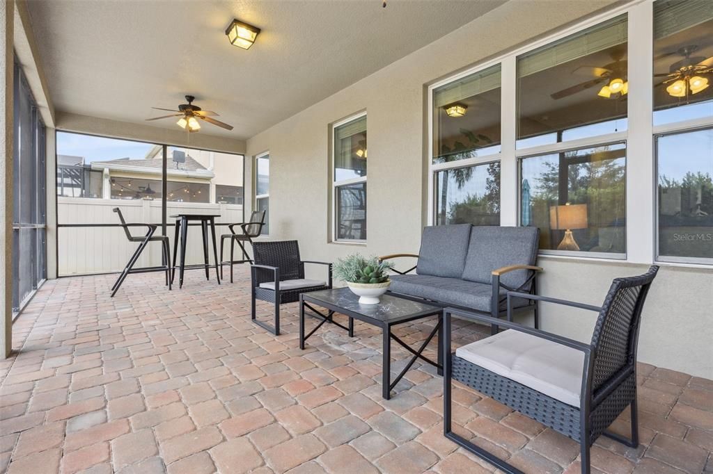 For Sale: $595,000 (4 beds, 2 baths, 2516 Square Feet)