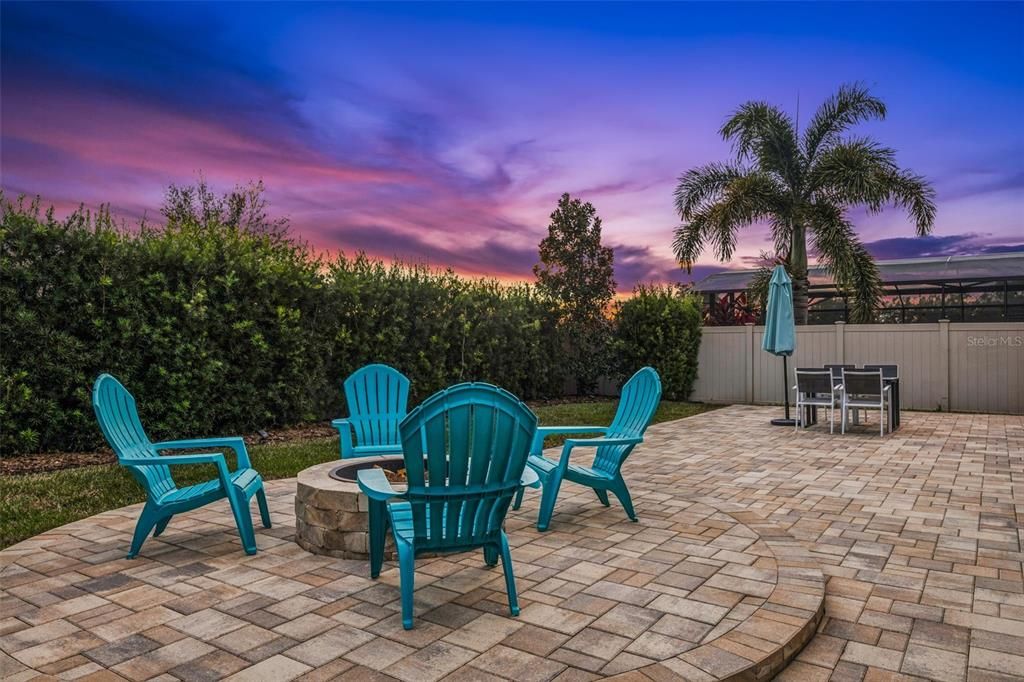 For Sale: $595,000 (4 beds, 2 baths, 2516 Square Feet)