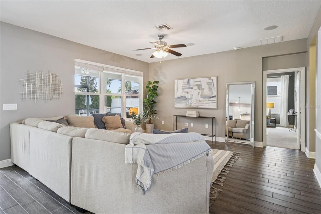 For Sale: $595,000 (4 beds, 2 baths, 2516 Square Feet)