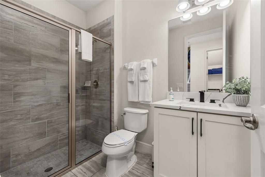 For Sale: $640,000 (5 beds, 4 baths, 2574 Square Feet)