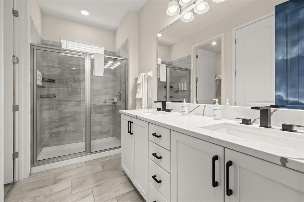 For Sale: $640,000 (5 beds, 4 baths, 2574 Square Feet)