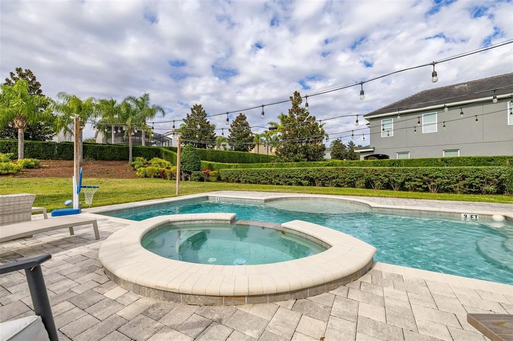 For Sale: $640,000 (5 beds, 4 baths, 2574 Square Feet)