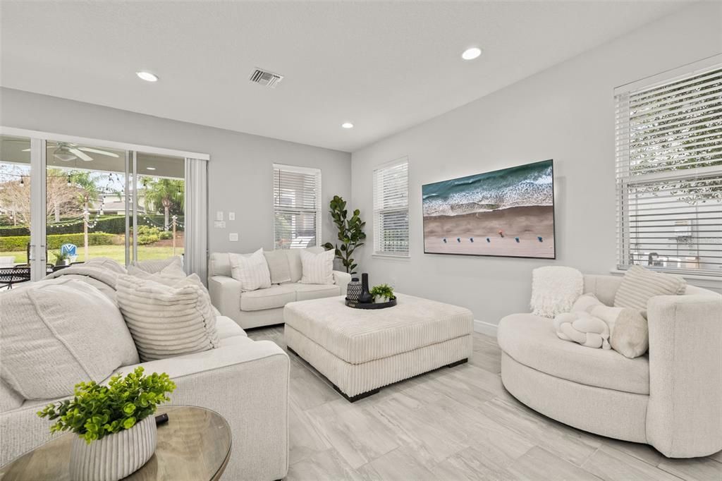 For Sale: $640,000 (5 beds, 4 baths, 2574 Square Feet)