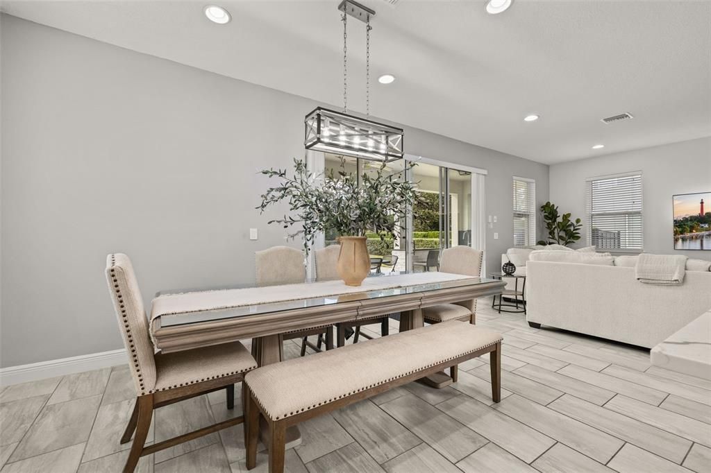 For Sale: $640,000 (5 beds, 4 baths, 2574 Square Feet)