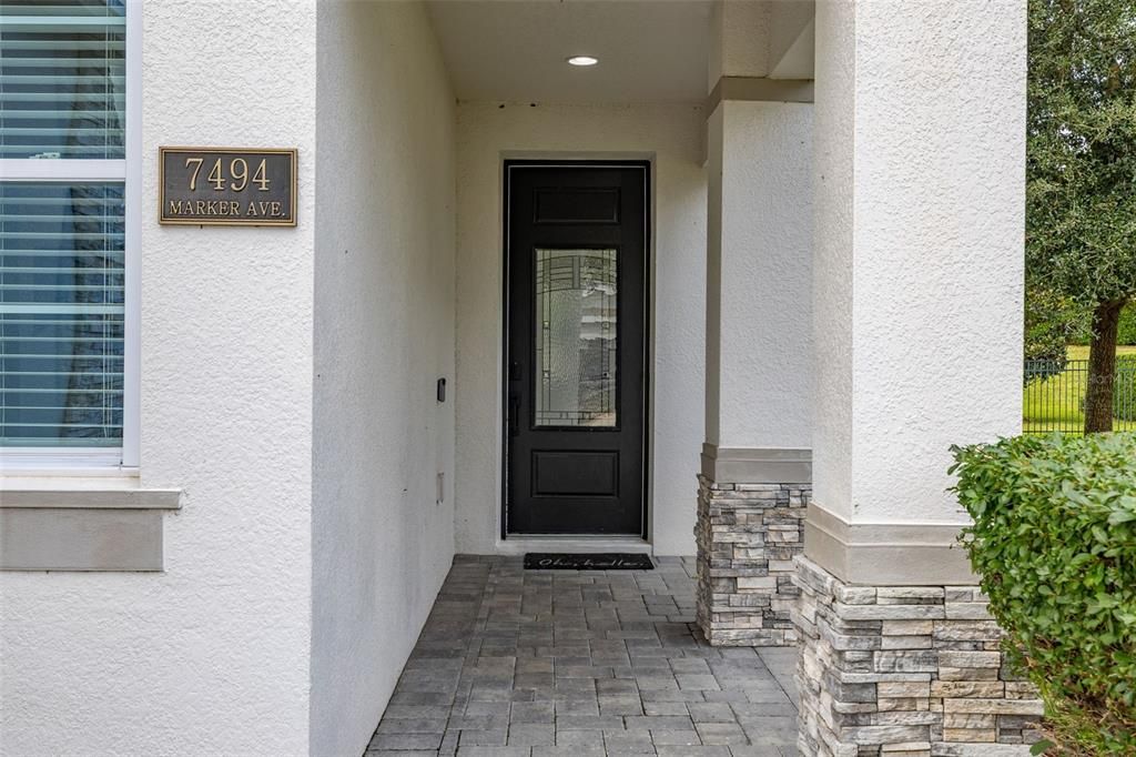 For Sale: $640,000 (5 beds, 4 baths, 2574 Square Feet)