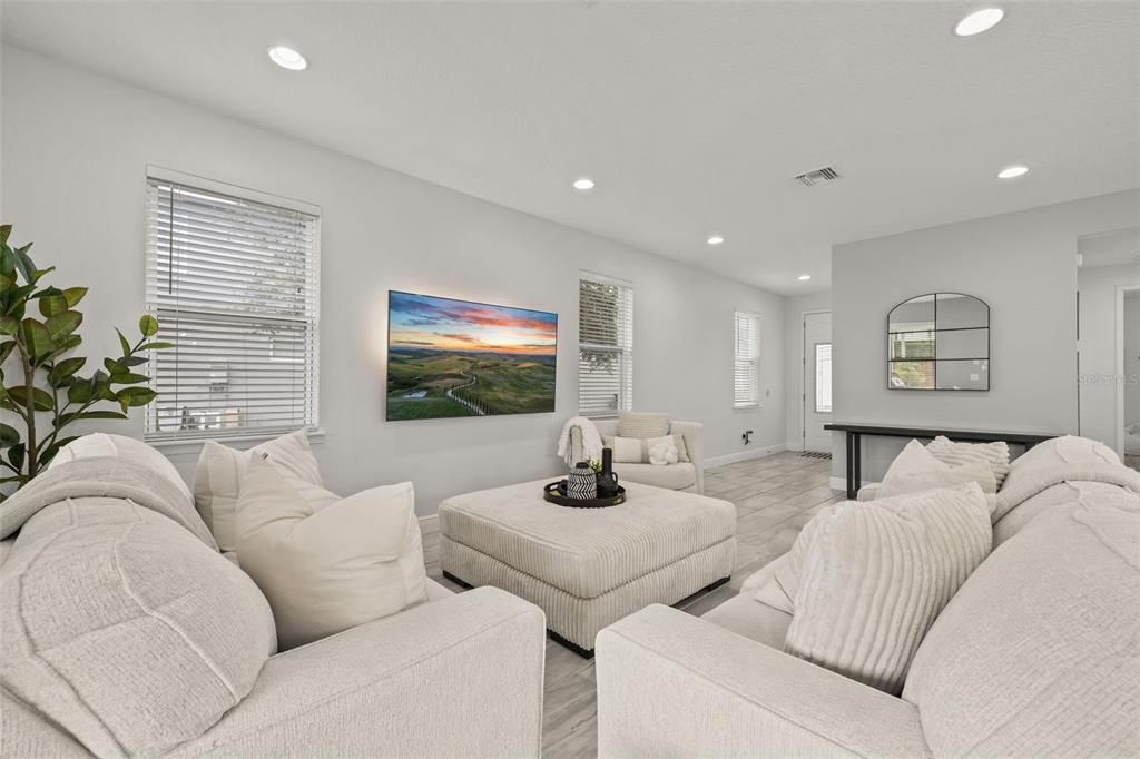 For Sale: $640,000 (5 beds, 4 baths, 2574 Square Feet)