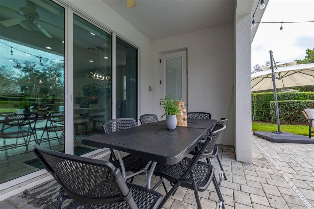 For Sale: $640,000 (5 beds, 4 baths, 2574 Square Feet)