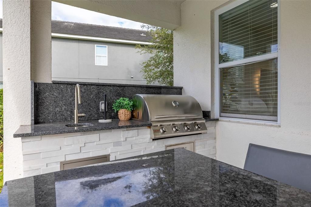 For Sale: $640,000 (5 beds, 4 baths, 2574 Square Feet)