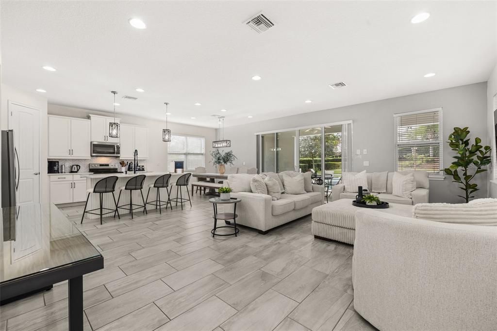 For Sale: $640,000 (5 beds, 4 baths, 2574 Square Feet)