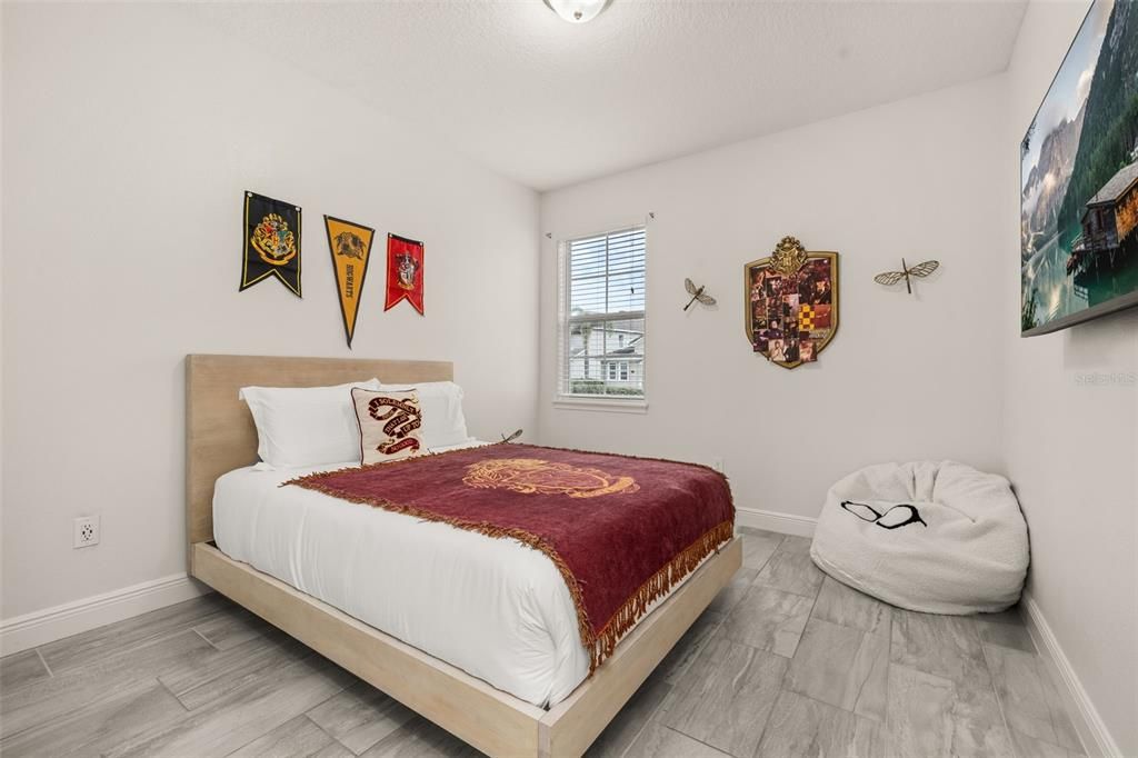 For Sale: $640,000 (5 beds, 4 baths, 2574 Square Feet)