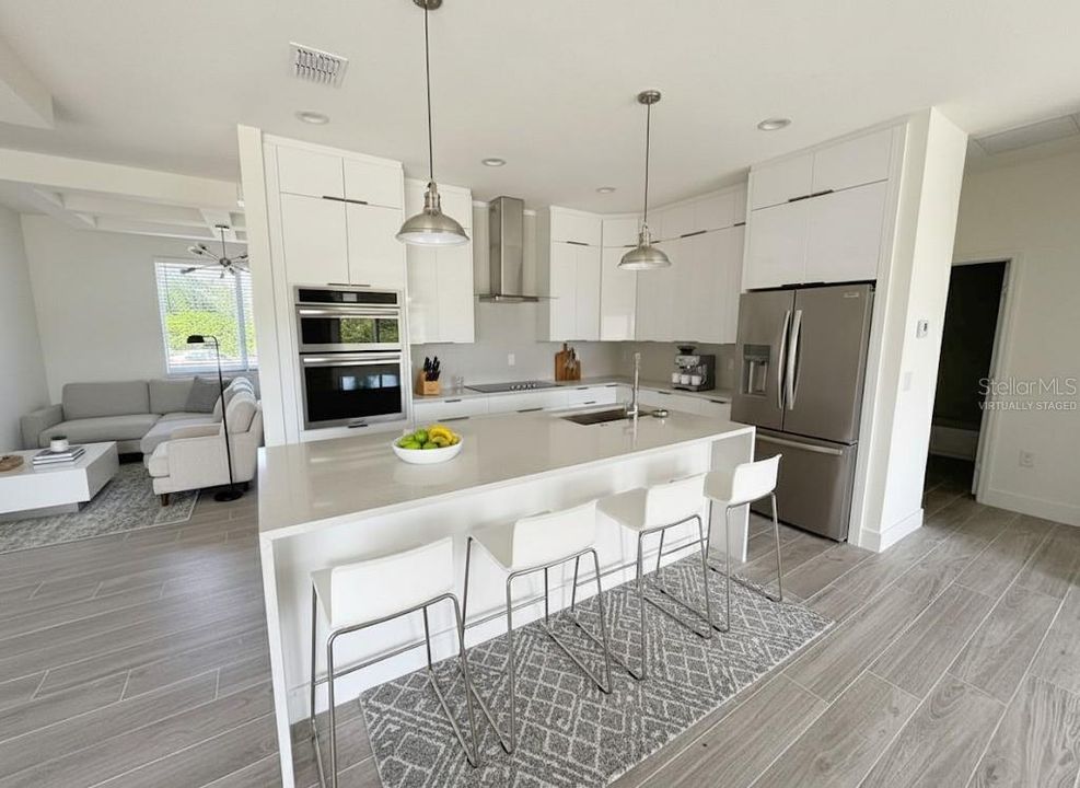 待售: $349,000 (4 贝兹, 2 浴室, 1914 平方英尺)