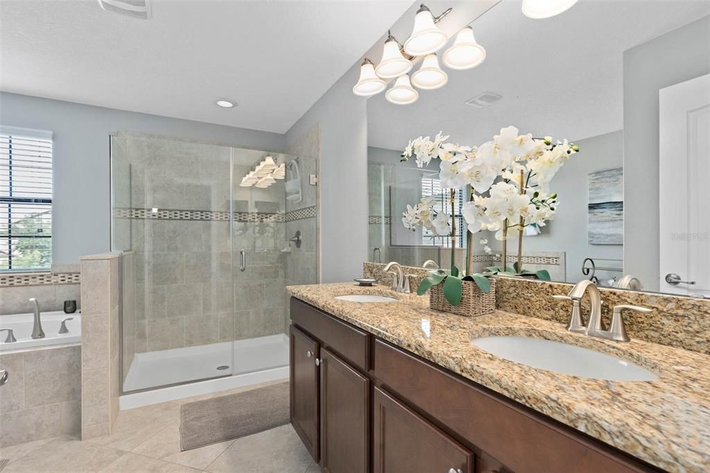 For Sale: $675,000 (6 beds, 6 baths, 3063 Square Feet)