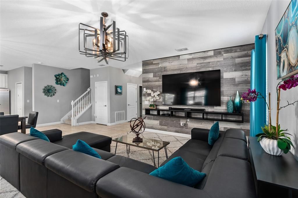 For Sale: $675,000 (6 beds, 6 baths, 3063 Square Feet)