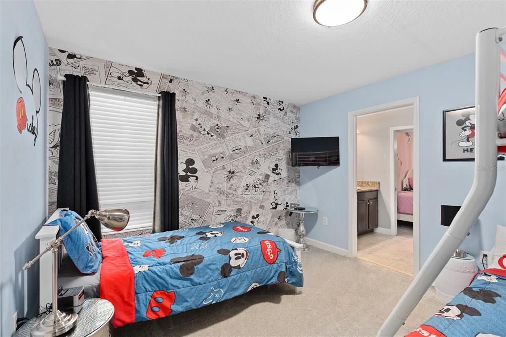 For Sale: $675,000 (6 beds, 6 baths, 3063 Square Feet)