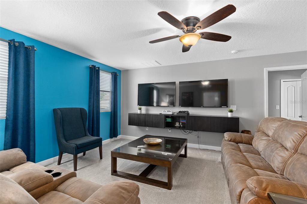 For Sale: $675,000 (6 beds, 6 baths, 3063 Square Feet)