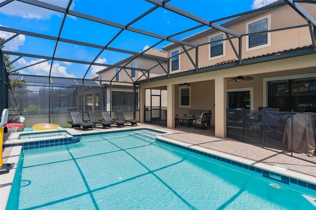 For Sale: $675,000 (6 beds, 6 baths, 3063 Square Feet)