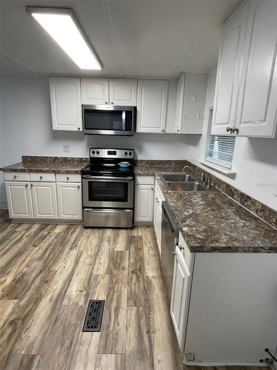 待售: $268,500 (3 贝兹, 3 浴室, 2092 平方英尺)