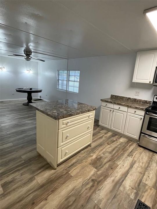 待售: $268,500 (3 贝兹, 3 浴室, 2092 平方英尺)