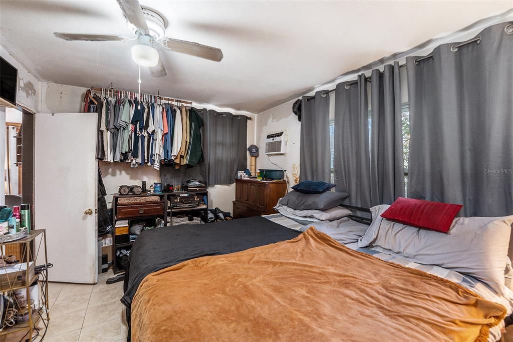 For Sale: $325,000 (3 beds, 1 baths, 1172 Square Feet)