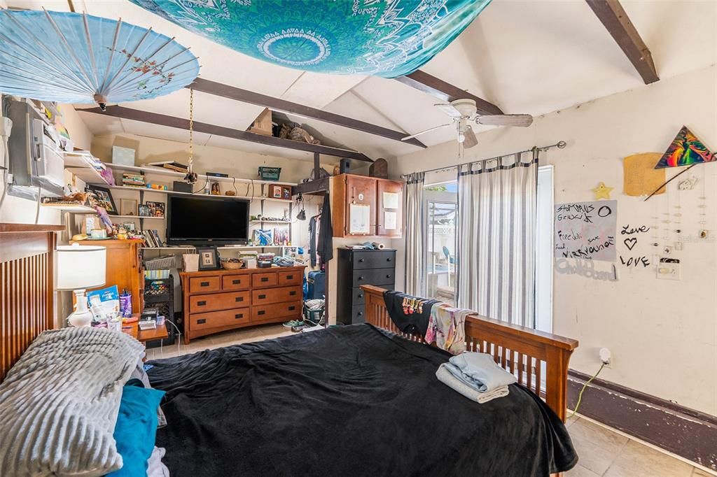 For Sale: $325,000 (3 beds, 1 baths, 1172 Square Feet)