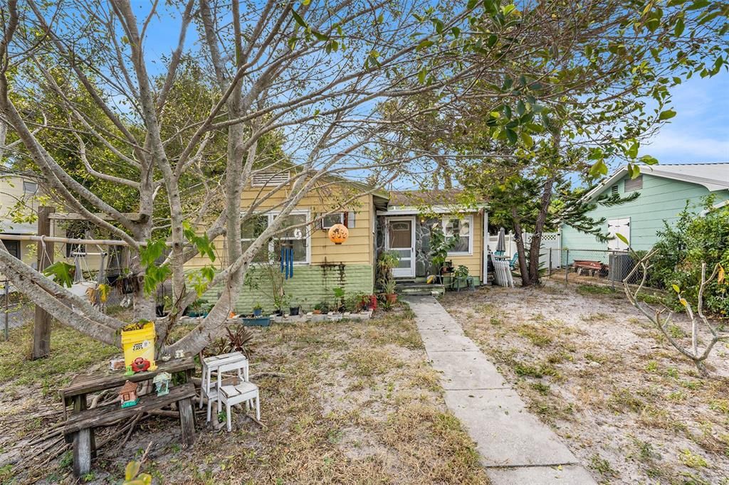 For Sale: $325,000 (3 beds, 1 baths, 1172 Square Feet)