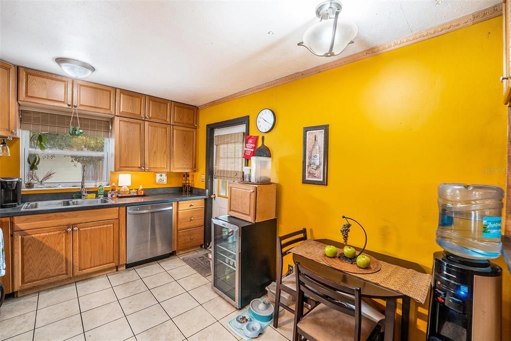 For Sale: $325,000 (3 beds, 1 baths, 1172 Square Feet)