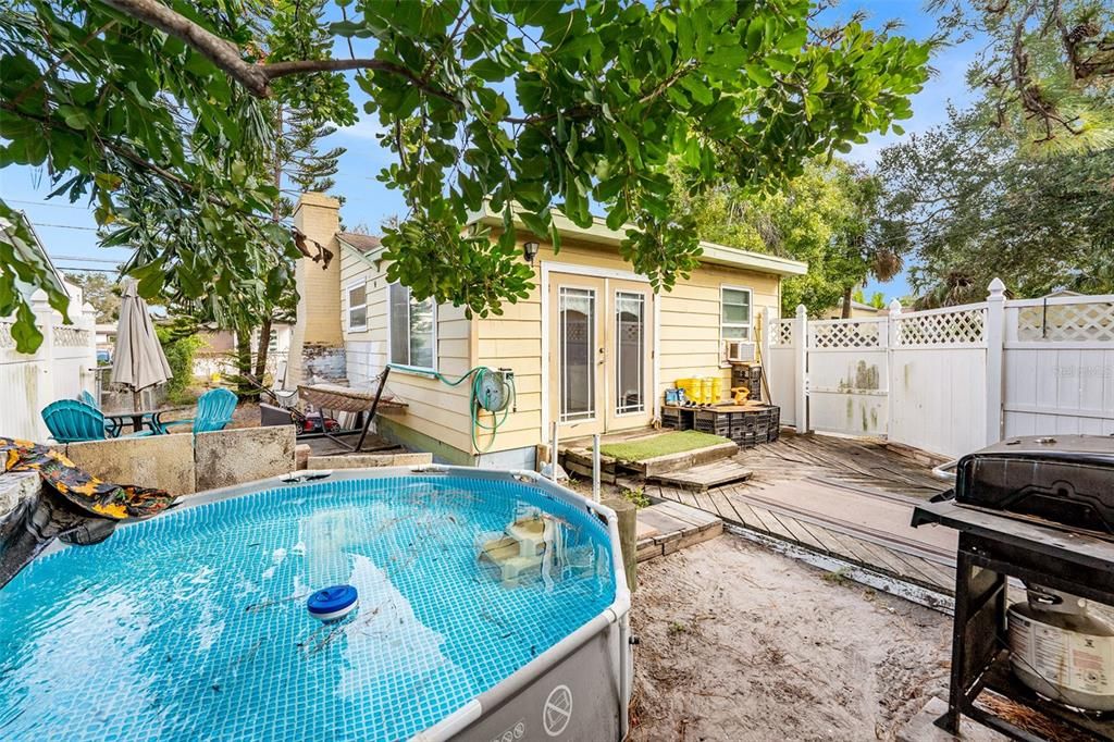 For Sale: $325,000 (3 beds, 1 baths, 1172 Square Feet)