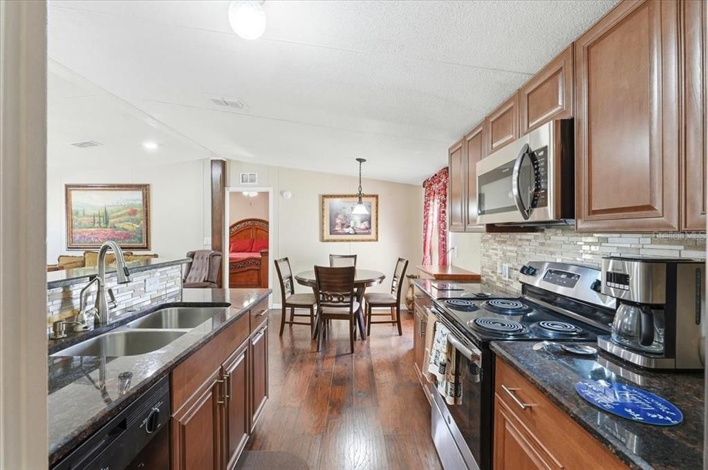 For Sale: $239,000 (3 beds, 3 baths, 1600 Square Feet)