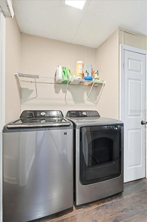 For Sale: $239,000 (3 beds, 3 baths, 1600 Square Feet)