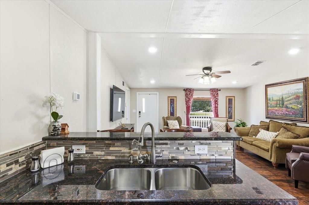 For Sale: $239,000 (3 beds, 3 baths, 1600 Square Feet)