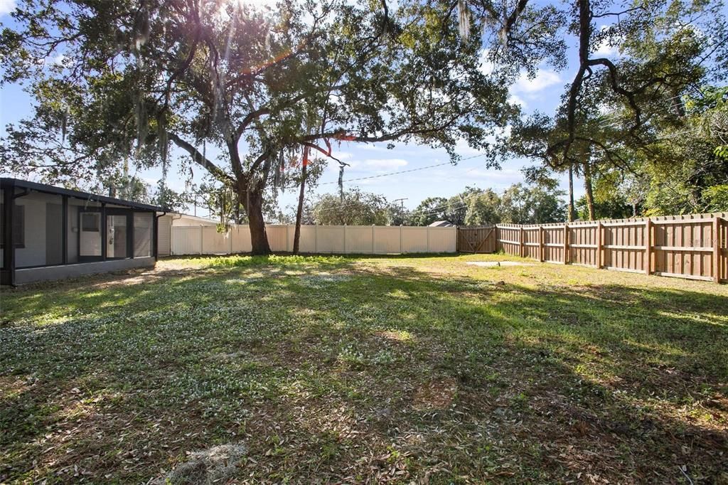 En Venta: $270,000 (2 camas, 1 baños, 912 Pies cuadrados)