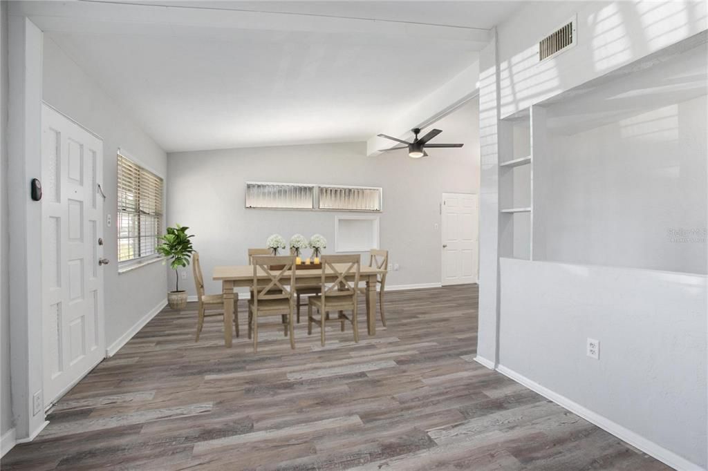 En Venta: $270,000 (2 camas, 1 baños, 912 Pies cuadrados)