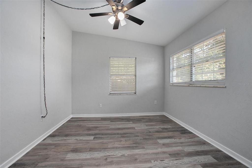 En Venta: $270,000 (2 camas, 1 baños, 912 Pies cuadrados)