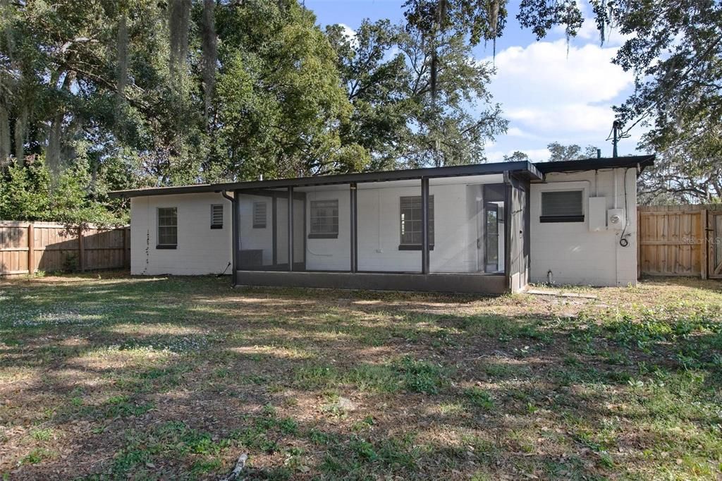 En Venta: $270,000 (2 camas, 1 baños, 912 Pies cuadrados)