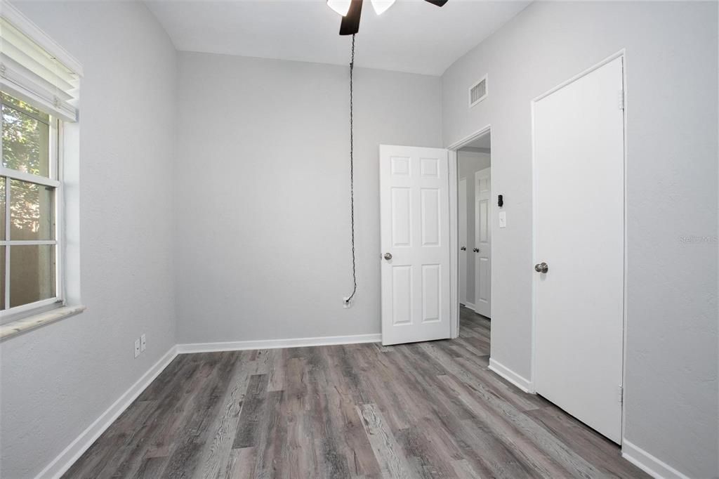 En Venta: $270,000 (2 camas, 1 baños, 912 Pies cuadrados)