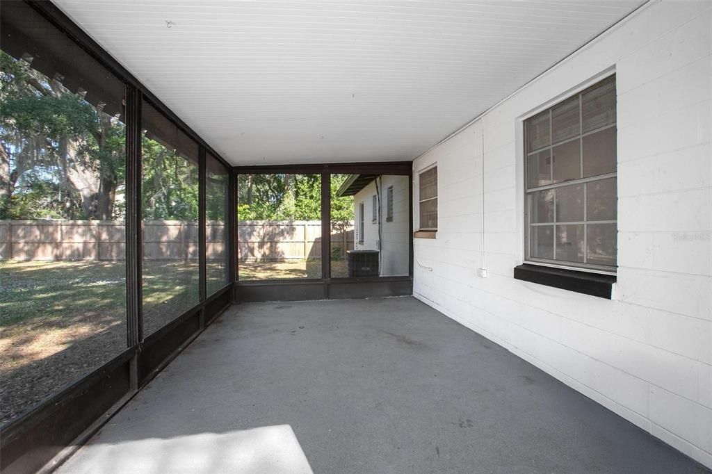 En Venta: $270,000 (2 camas, 1 baños, 912 Pies cuadrados)