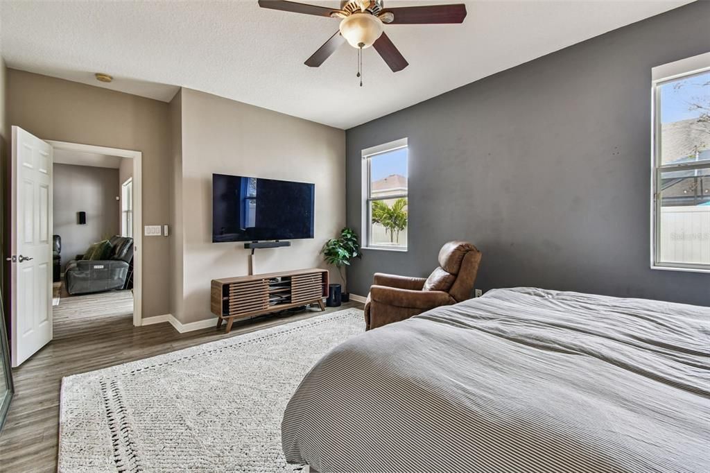 For Sale: $429,900 (3 beds, 2 baths, 2083 Square Feet)